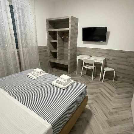 Holiday Rooms Rho Zewnętrze zdjęcie